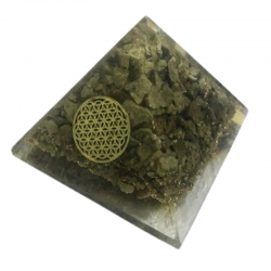 Piramide Orgonite Epidoto con Fiore della Vita - 70 x 70 x 55mm